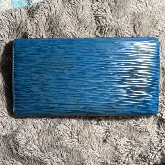 Louie Vuitton Vintage Sarah Wallet Epi